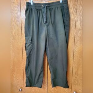 🍁 3/$30 Women's Olive Green Cargo Capris